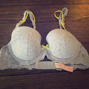 Victoria’s Secret Dream Angels Lined Demi Bra